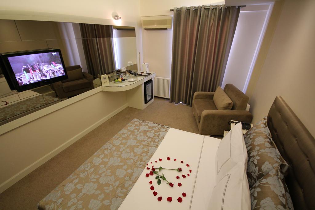 Grand Washington Hotel Istanbul Bagian luar foto